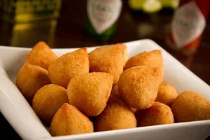 25x Mini Coxinhas de Frango